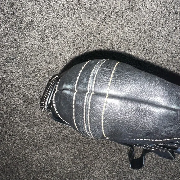 Authentic Coach - Black Leather Handbag with Silver Buckle - Picture 13 of 14